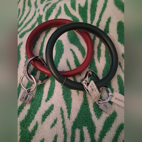 - Green or Grape Circle Key Chain by Oventure New Bracelet Keyring - Picture 1 of 5